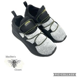 BCG Kids Running Shoes Boys Girls Black Gray Pull On Stretch Athletic Academy